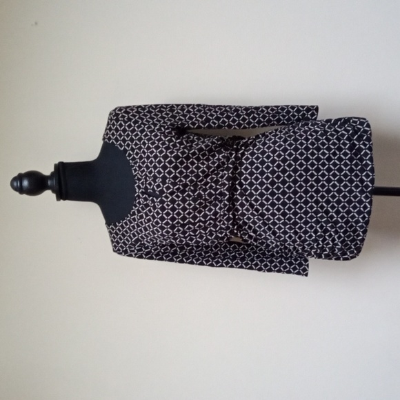Banana Republic Black and Cream Print Keyhole Blouse Size Small - Picture 1 of 5